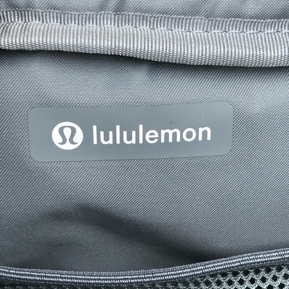 BNWT Lululemon Belt Bag - Picture 9 of 16